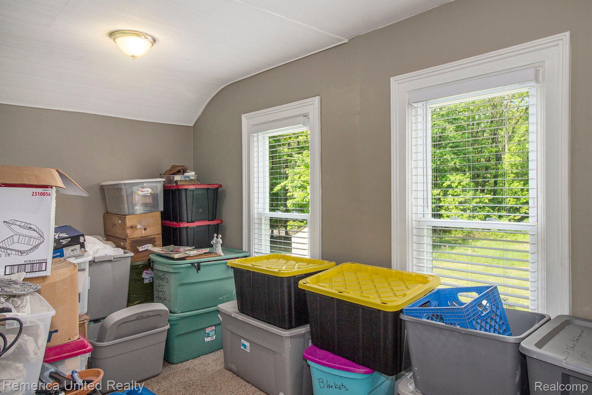 10780 Mcgregor Road Pinckney, MI 48169 - Photo 25 of 34 Gallery Image 25