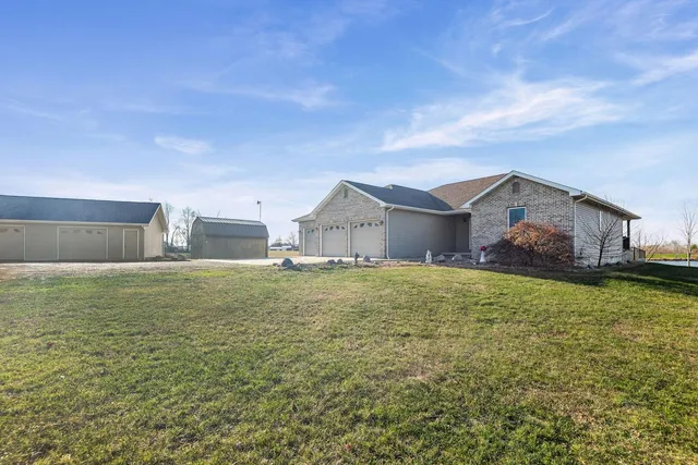 $425,000 | 5476 Waterway Drive, Pinckneyville, IL 62274