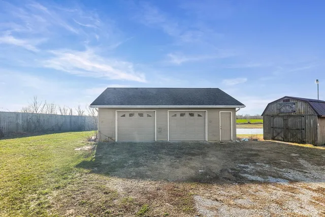 $425,000 | 5476 Waterway Drive, Pinckneyville, IL 62274