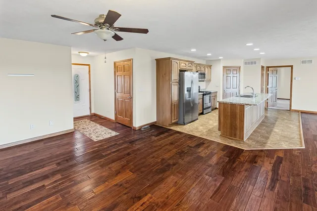 $425,000 | 5476 Waterway Drive, Pinckneyville, IL 62274