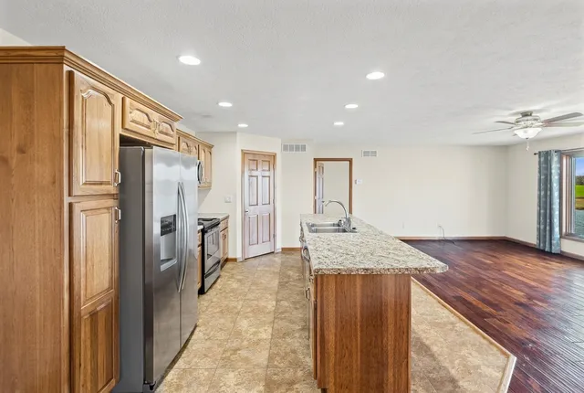 $425,000 | 5476 Waterway Drive, Pinckneyville, IL 62274