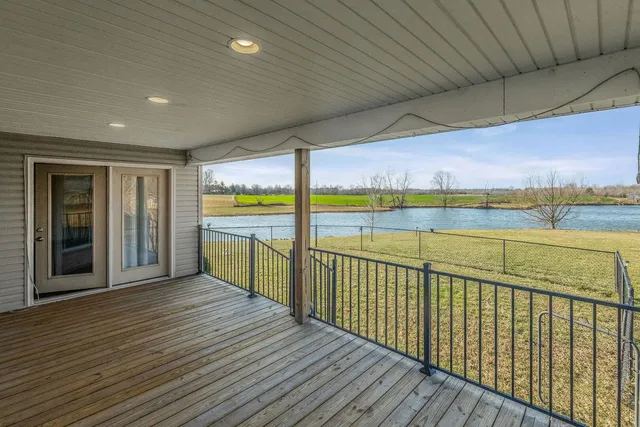 $425,000 | 5476 Waterway Drive, Pinckneyville, IL 62274