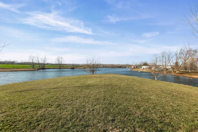 $425,000 | 5476 Waterway Drive, Pinckneyville, IL 62274