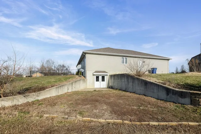 $425,000 | 5476 Waterway Drive, Pinckneyville, IL 62274