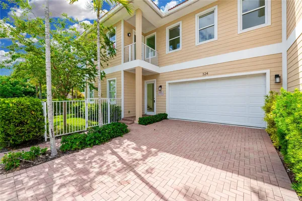 $4,500 | 324 Southwest 14th Court, Unit 324, Fort Lauderdale, FL 33315