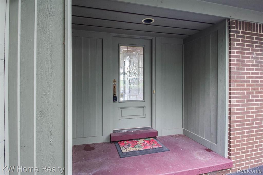 3930 Covert Road Waterford, MI 48328 - Photo 13 of 49