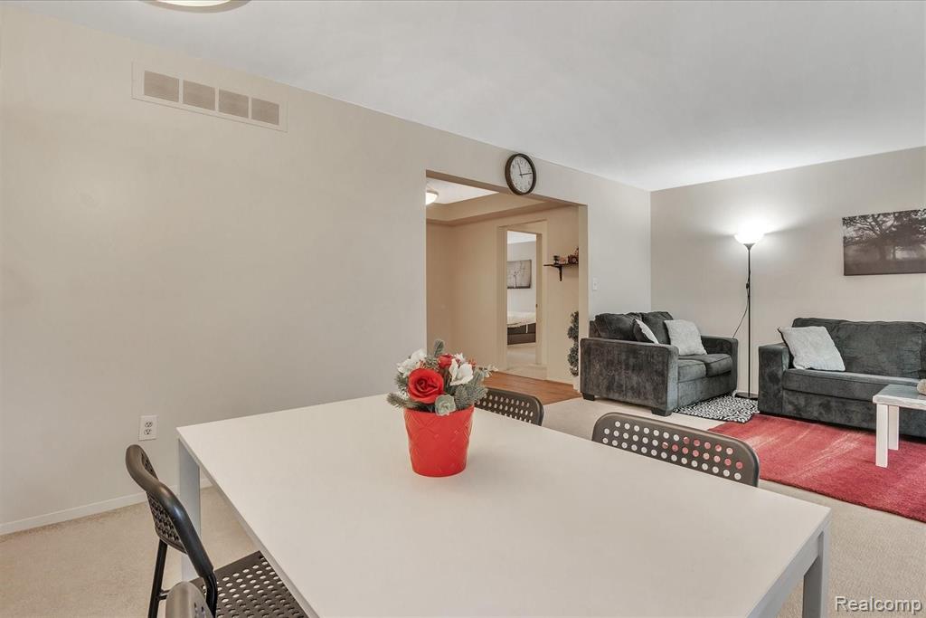 36944 Ridgedale Court, Unit 77 Farmington Hills, MI 48331 - Photo 8 of 38