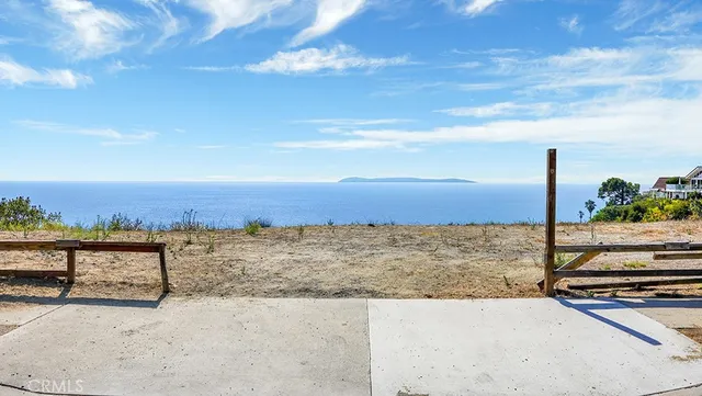 a view of a terrace with a outdoor space