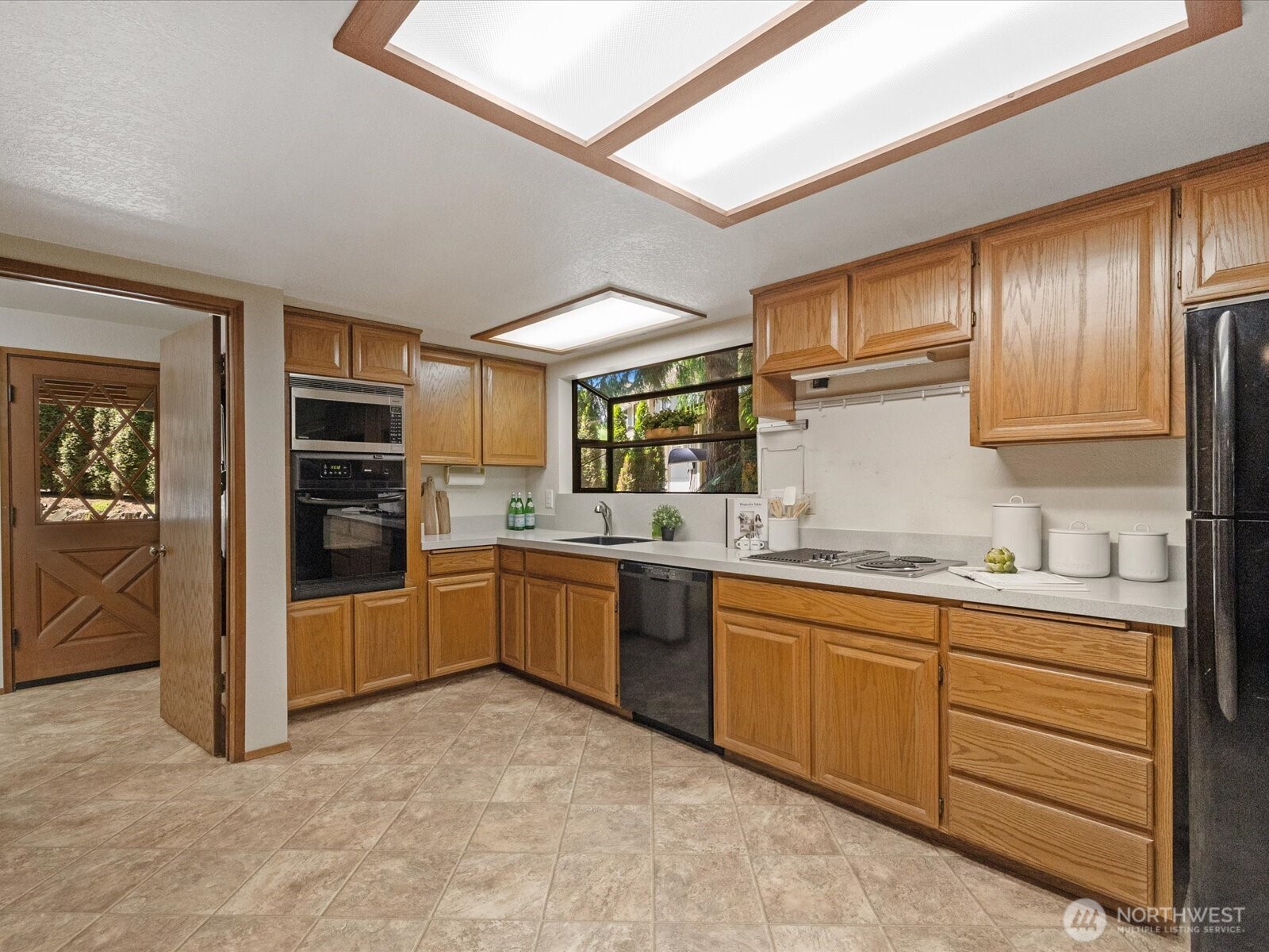 17116 Gravenstein Road Bothell, WA 98012 - Photo 6 of 29