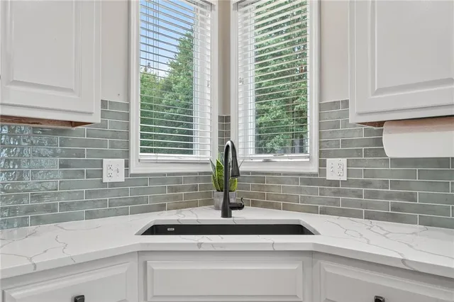 $3,200 | 12704 138th Place, Overland Park, KS 66221