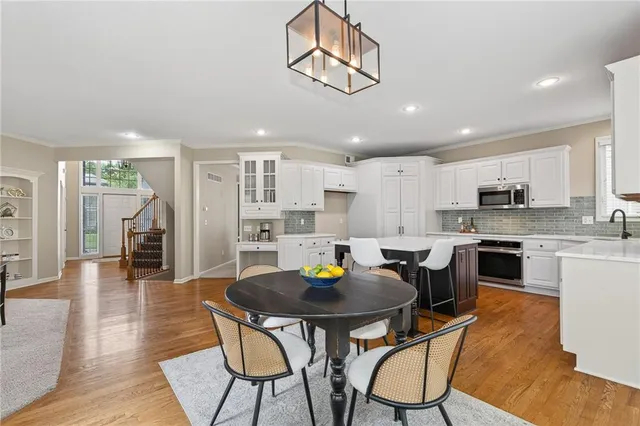 $3,200 | 12704 138th Place, Overland Park, KS 66221