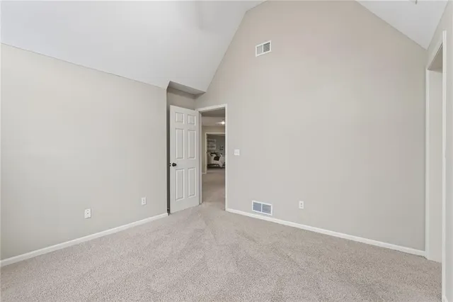 $3,200 | 12704 138th Place, Overland Park, KS 66221