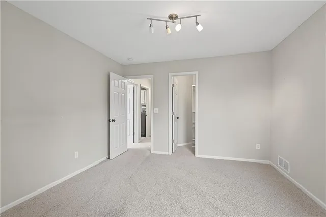 $3,200 | 12704 138th Place, Overland Park, KS 66221