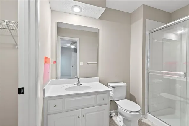 $3,200 | 12704 138th Place, Overland Park, KS 66221