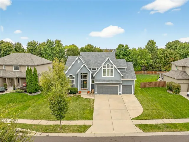 $3,200 | 12704 138th Place, Overland Park, KS 66221