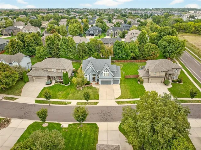 $3,200 | 12704 138th Place, Overland Park, KS 66221