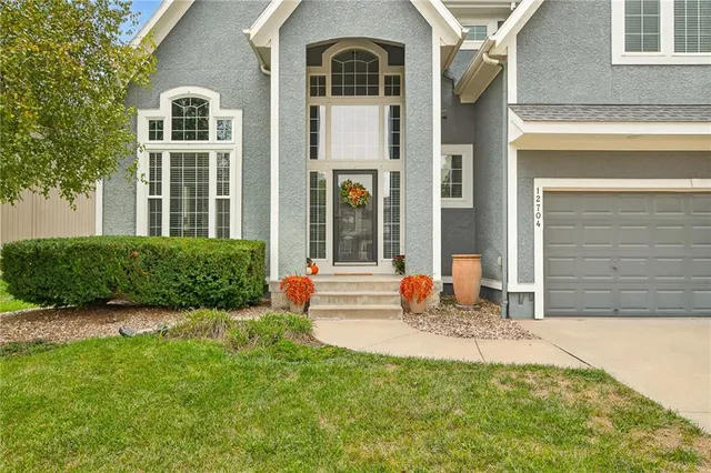 $3,200 | 12704 138th Place, Overland Park, KS 66221