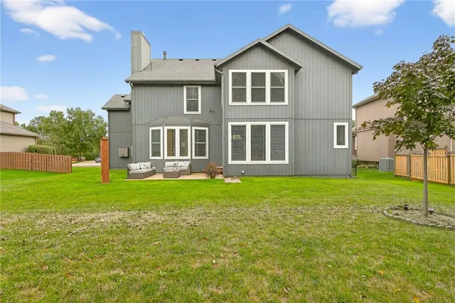 $3,200 | 12704 138th Place, Overland Park, KS 66221