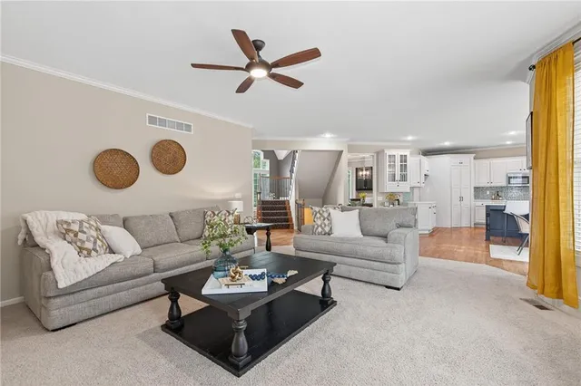 $3,200 | 12704 138th Place, Overland Park, KS 66221