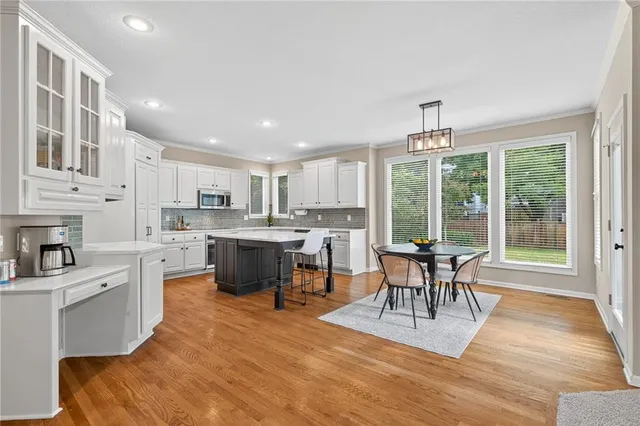 $3,200 | 12704 138th Place, Overland Park, KS 66221