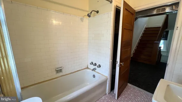 $3,800 | 7630 West Cheltenham Avenue, Glenside, PA 19038