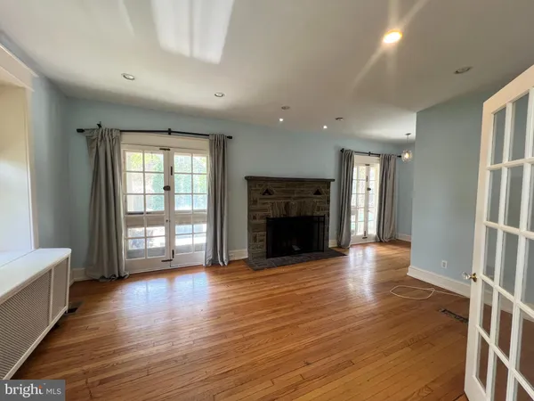 $3,800 | 7630 West Cheltenham Avenue, Glenside, PA 19038