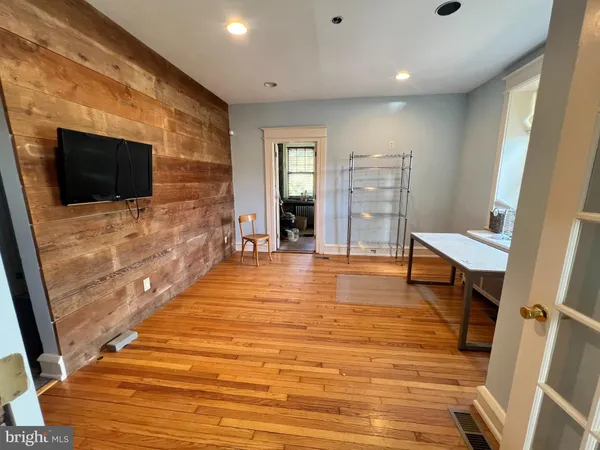 $3,800 | 7630 West Cheltenham Avenue, Glenside, PA 19038