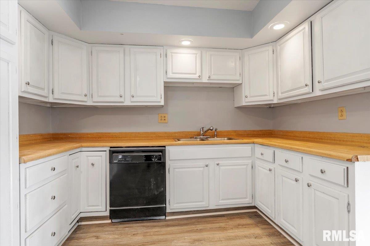 2353 East Keys Avenue Springfield, IL 62702 - Photo 5 of 31