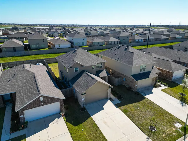 $2,400 | 7402 Clover Chase Drive, Katy, TX 77493