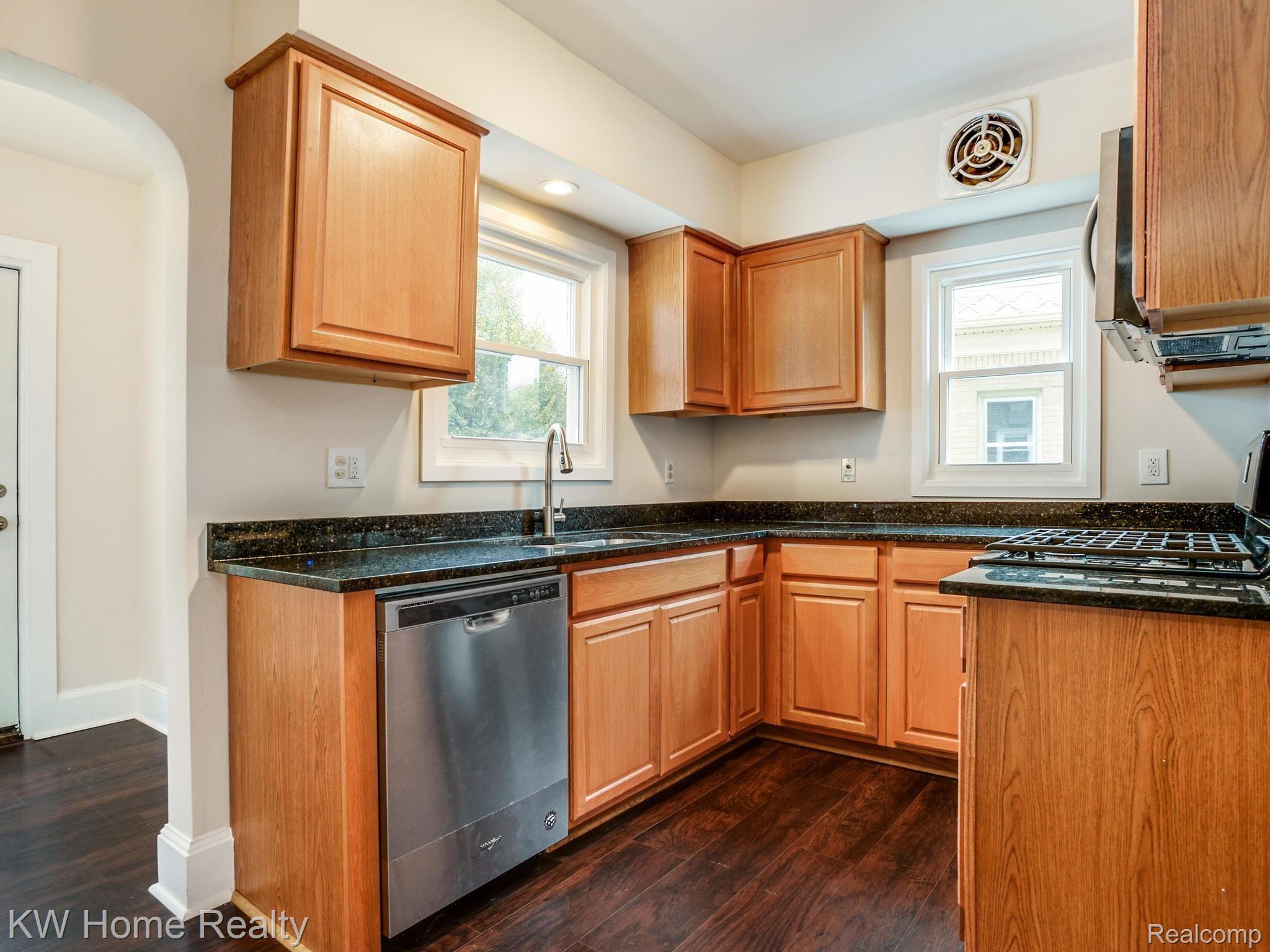 169 Ogemaw Road Pontiac, MI 48341 - Photo 13 of 22 169 Ogemaw Rd Pontiac MI 48341-024-018-169 Ogemaw0024-MLS_Size.jpg