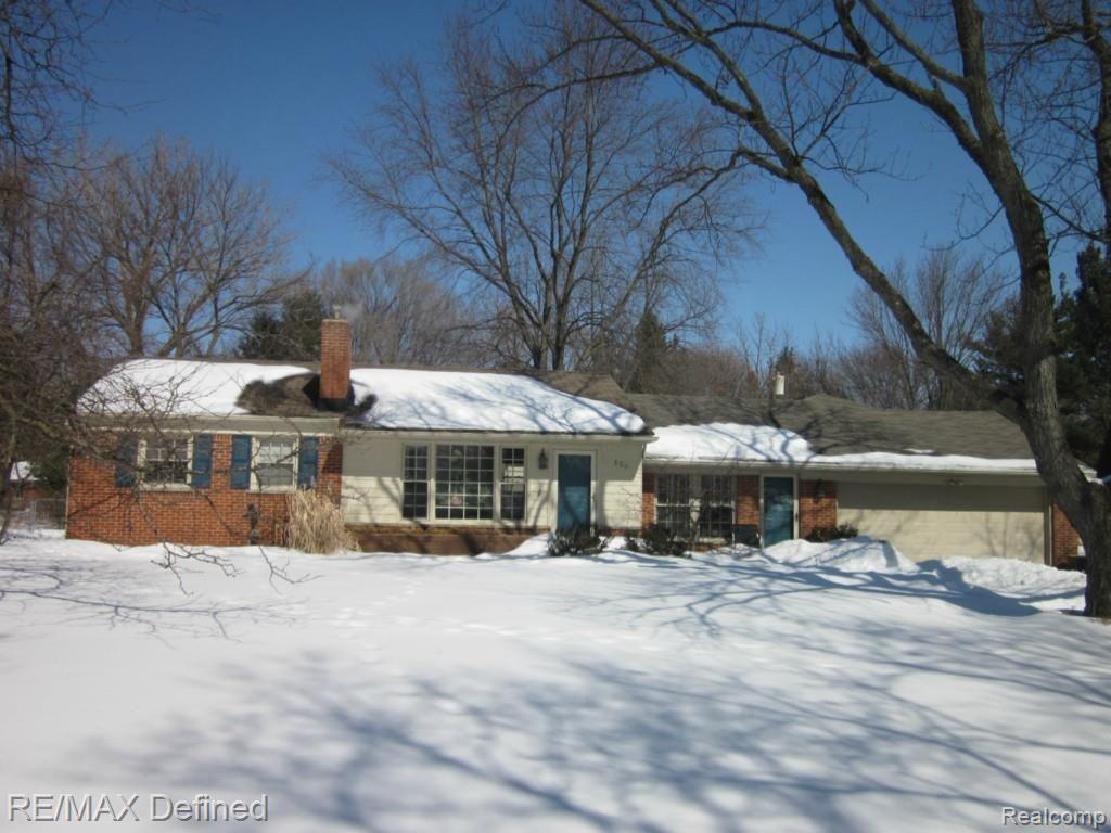330 Elmhill Road Rochester Hills, MI 48306 - Photo 1 of 27