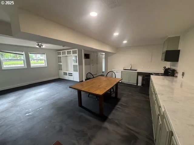 a close view of sink and tap