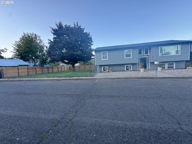 911 Division La Grande, OR 97850 - Photo 2 of 39 a view of road with house in background