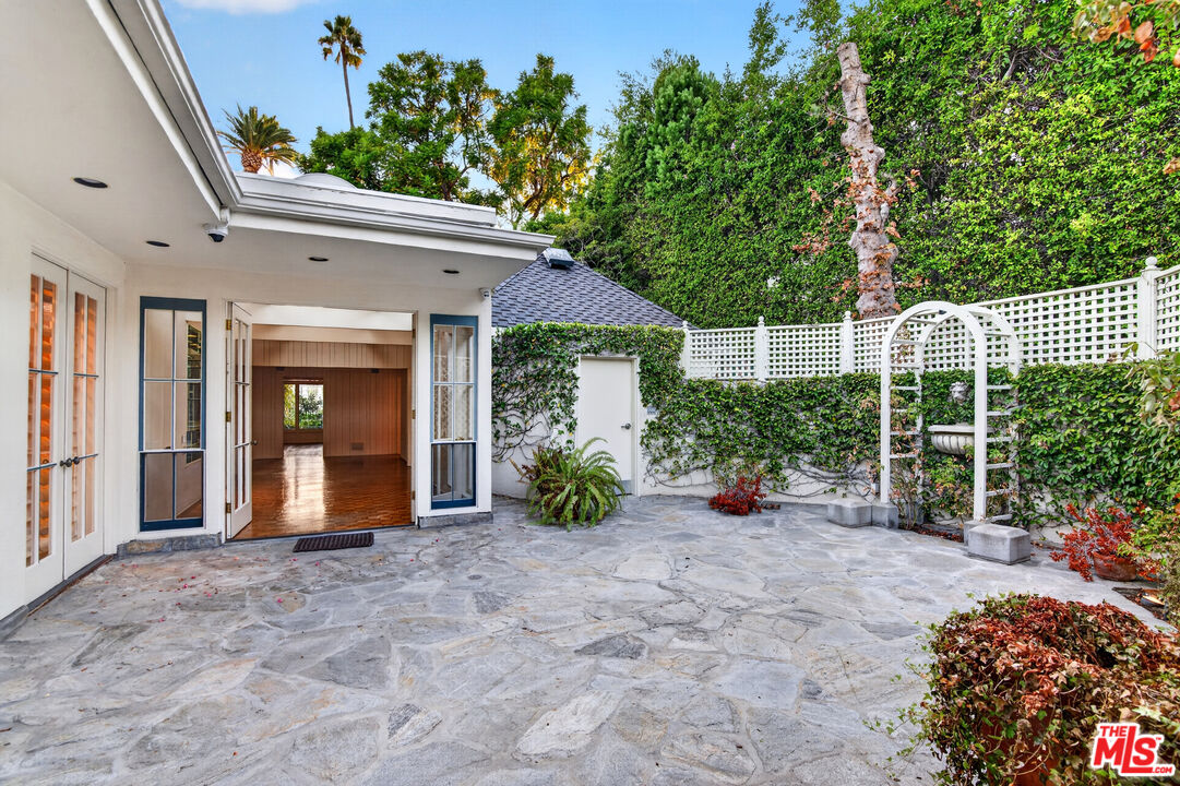 602 Foothill Road Beverly Hills, CA 90210 - Photo 46 of 61 Gallery Image 46