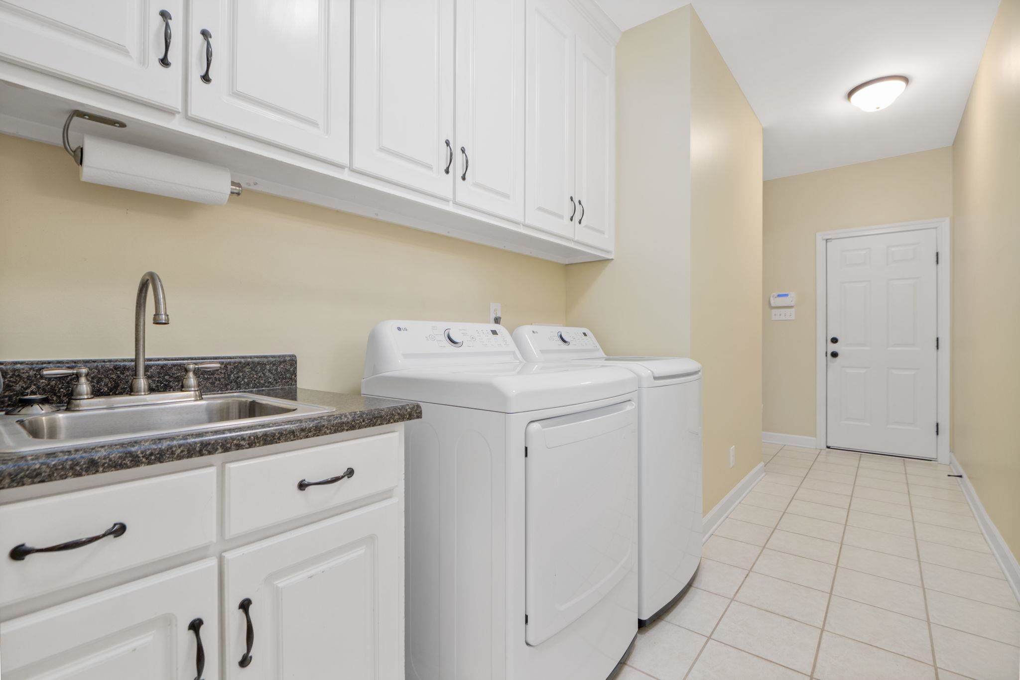 105 Beaver Dam Road Fairhope, AL 36532 - Photo 34 of 55 Laundry