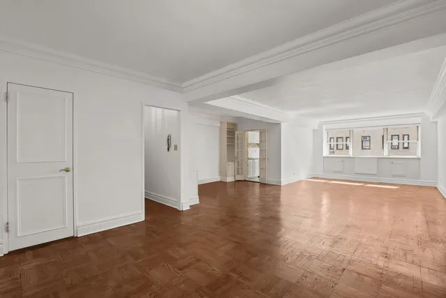 $1,095,000 | 120 East 81st Street, Unit 9G | Upper East Side