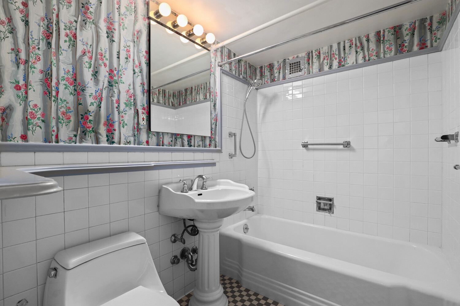 120 East 81st Street, Unit 9G Manhattan, NY 10028 - Photo 9 of 11