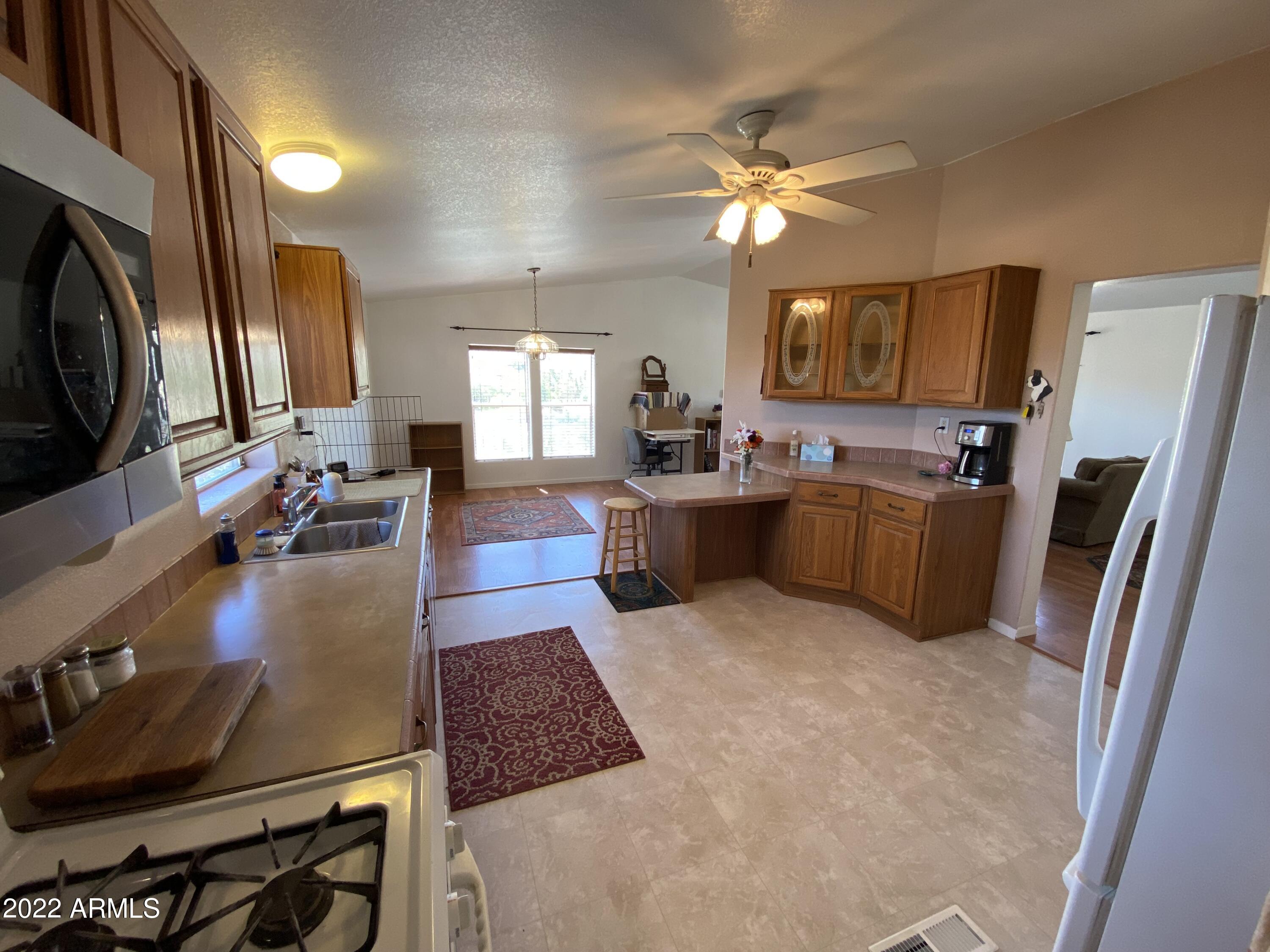 4476 Us-60 Miami, AZ 85539 - Photo 12 of 27 Kitchen