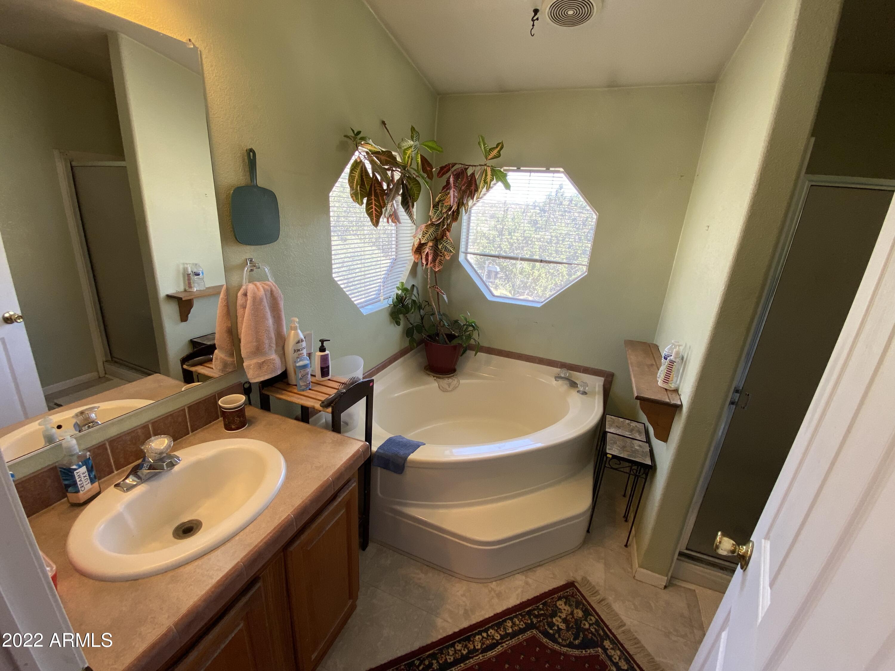 4476 Us-60 Miami, AZ 85539 - Photo 15 of 27 Master Bath