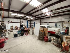 4476 Us-60 Miami, AZ 85539 - Photo 20 of 27 Garage