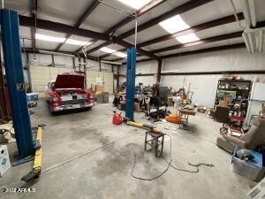 4476 Us-60 Miami, AZ 85539 - Photo 21 of 27 Garage