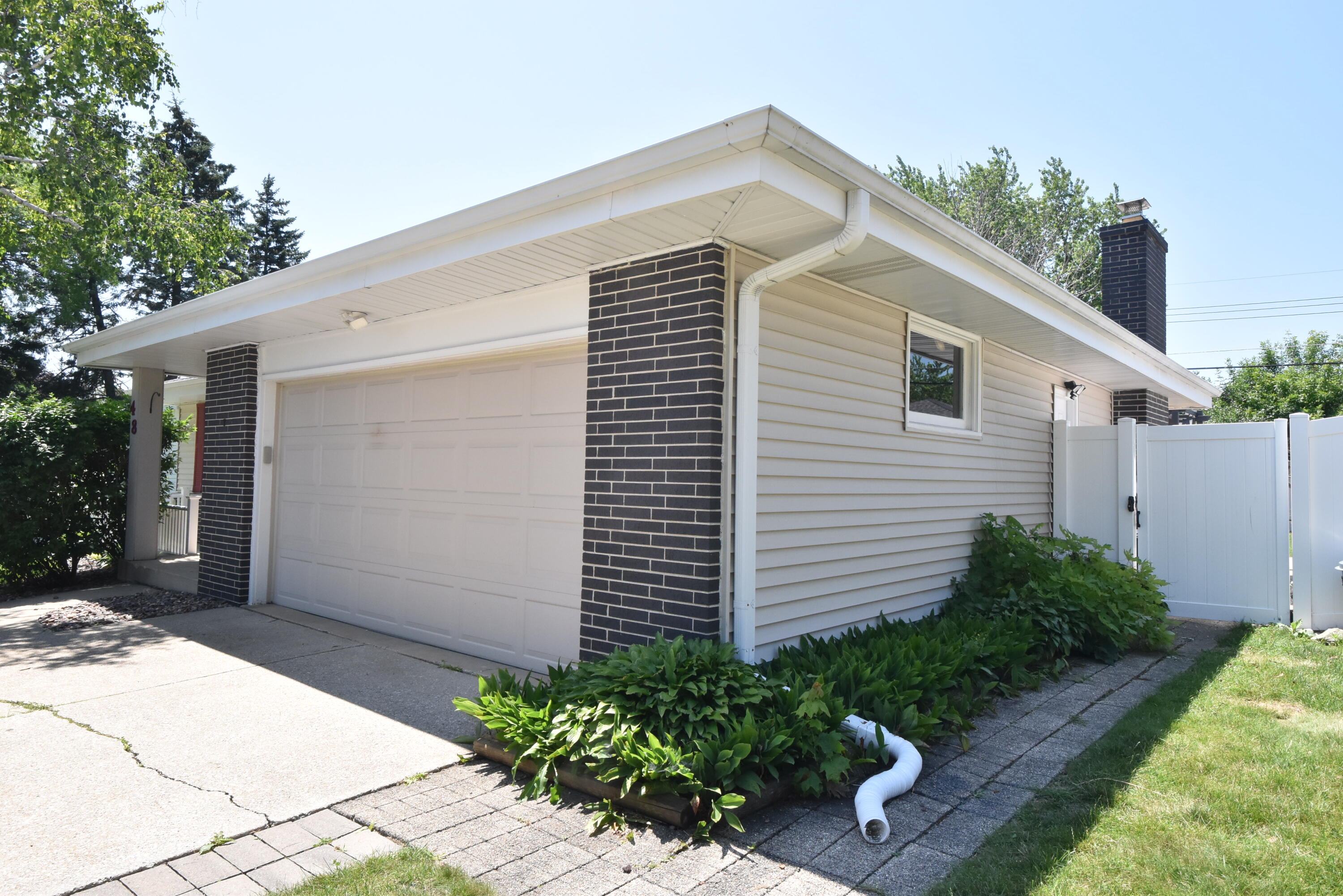 48 Virginia Street Racine, WI 53405 - Photo 46 of 47 Garage view