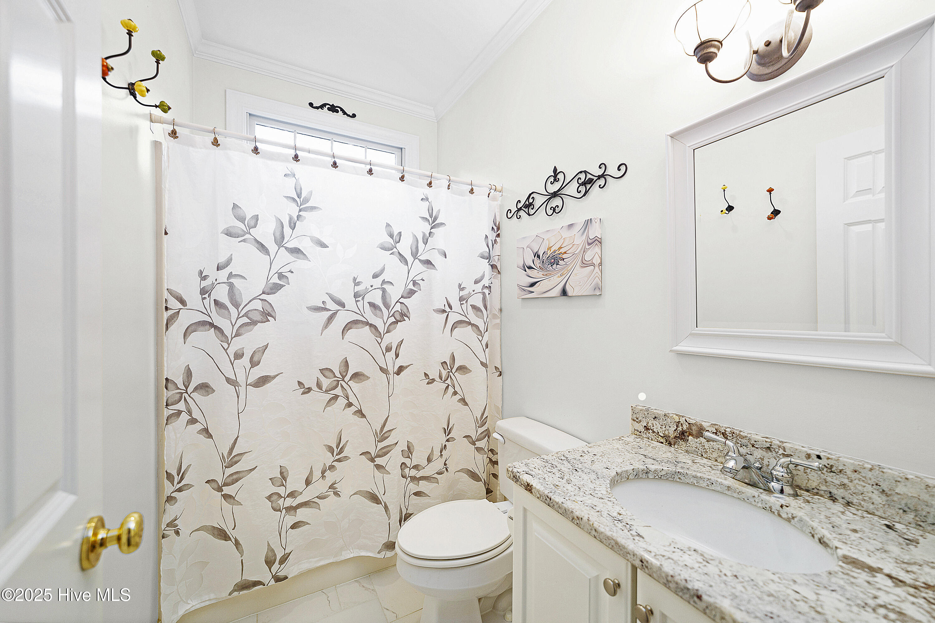 120 Nyon Road New Bern, NC 28562 - Photo 12 of 34 Second Bathroom
