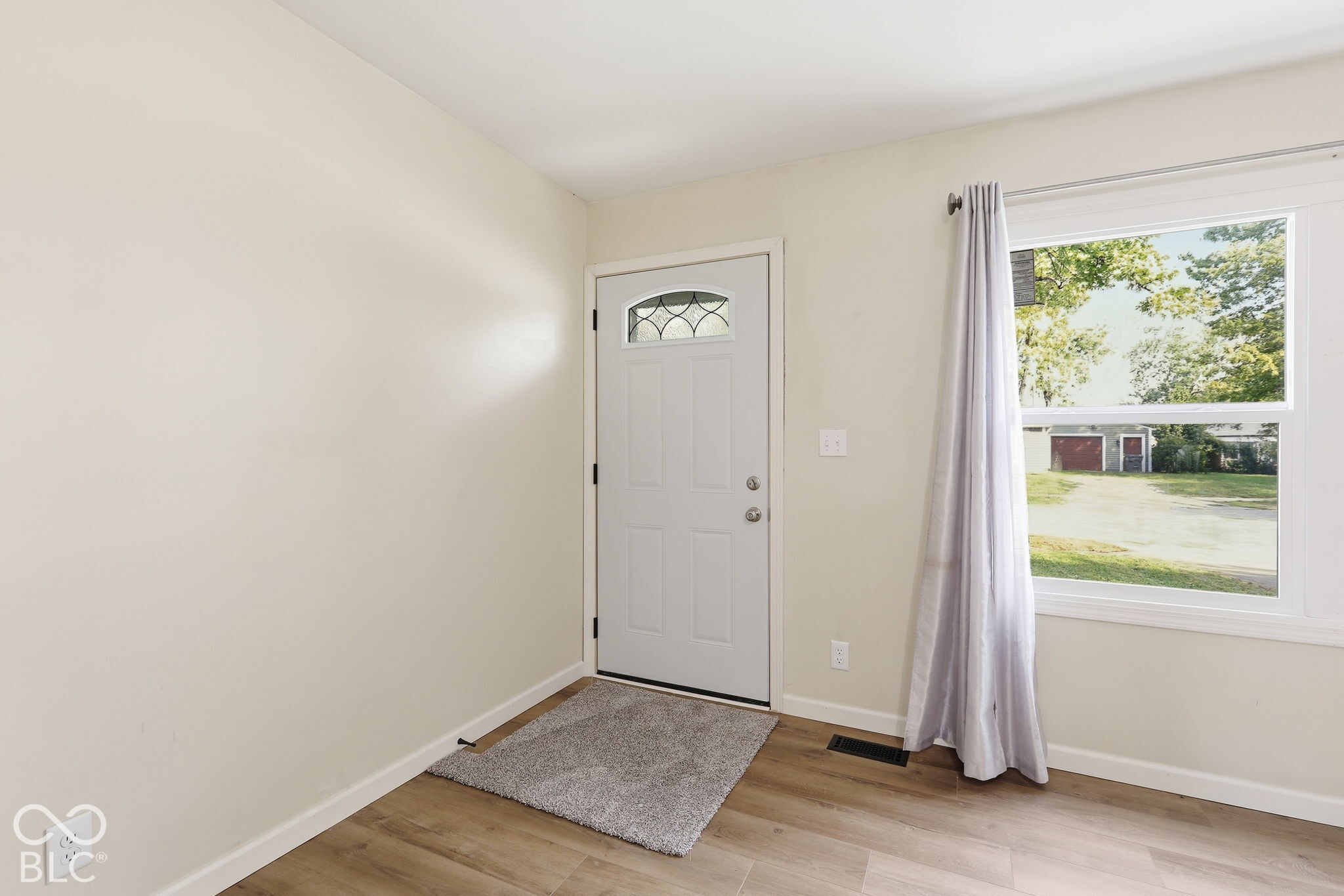 8235 Barry Road Indianapolis, IN 46219 - Photo 11 of 35 Gallery Image 11