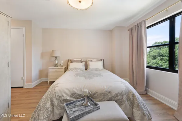 $348,500 | 1130 Beach Boulevard, Unit 404, Biloxi, MS 39530