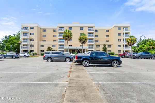 $348,500 | 1130 Beach Boulevard, Unit 404, Biloxi, MS 39530