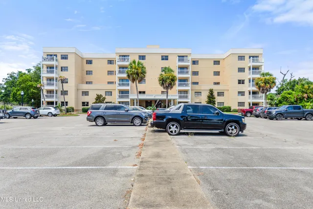 $359,900 | 1130 Beach Boulevard, Unit 404, Biloxi, MS 39530