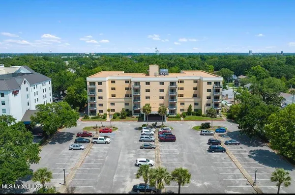 $348,500 | 1130 Beach Boulevard, Unit 404, Biloxi, MS 39530