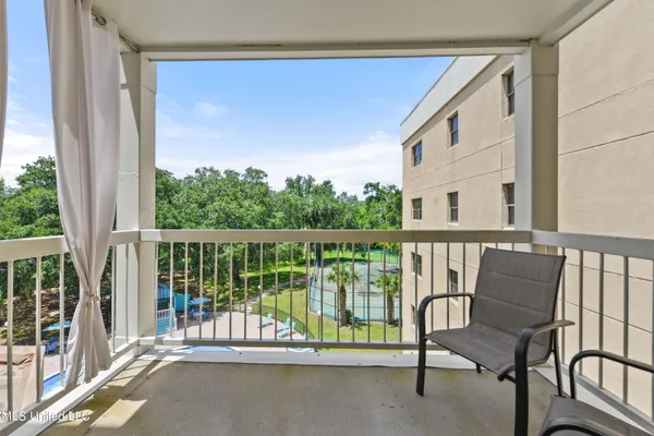 $348,500 | 1130 Beach Boulevard, Unit 404, Biloxi, MS 39530
