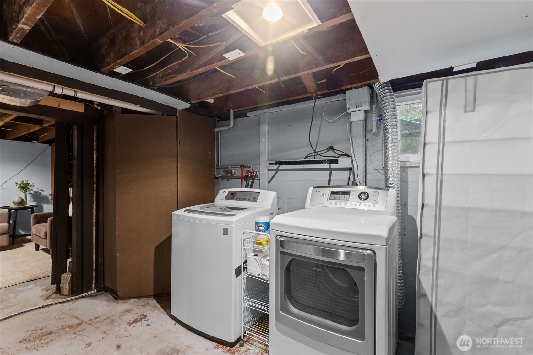 7030 Beverly Boulevard Everett, WA 98203 - Photo 26 of 37 a utility room with dryer and washer